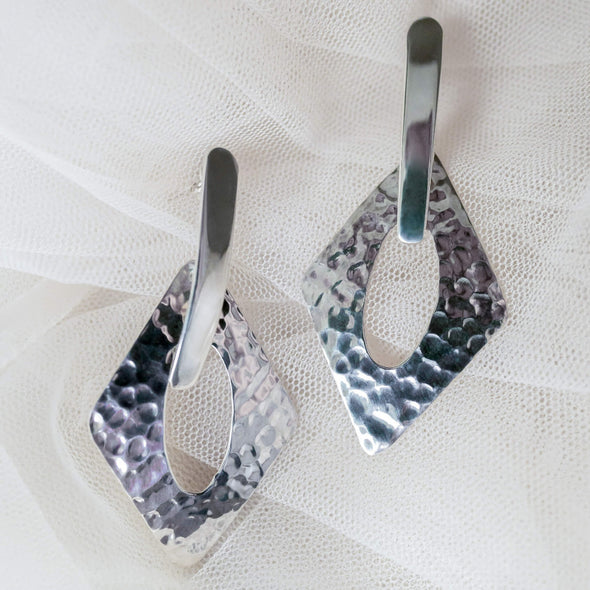 Hammered Diamond Posts
